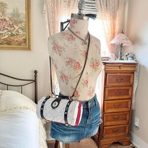 white woven barrel bag  70s Mr Jonas white woven barrel bag